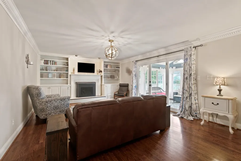 2186 Cave Hill Lane Lexington KY 40513