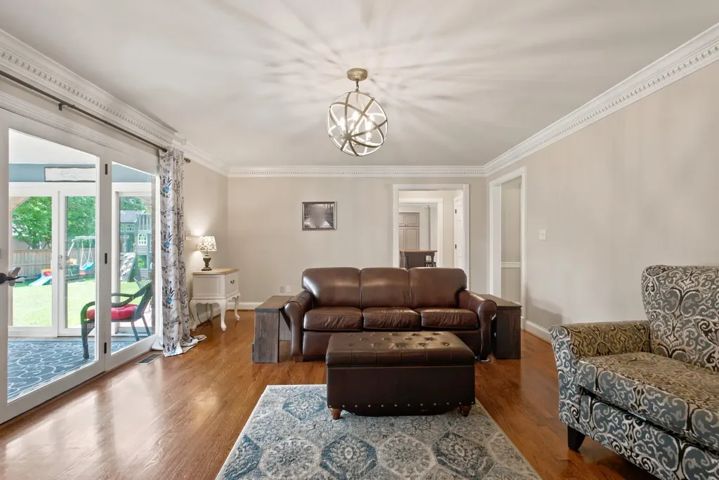 2186 Cave Hill Lane Lexington KY 40513