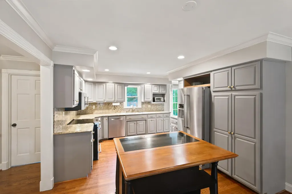 2186 Cave Hill Lane Lexington KY 40513