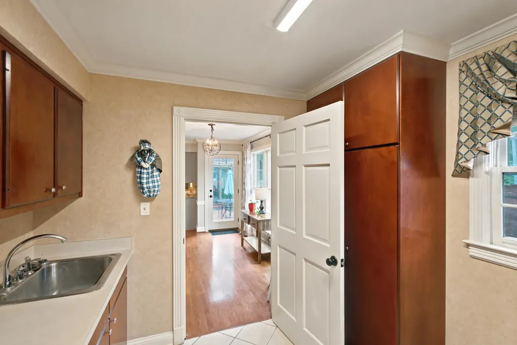 2186 Cave Hill Lane Lexington KY 40513