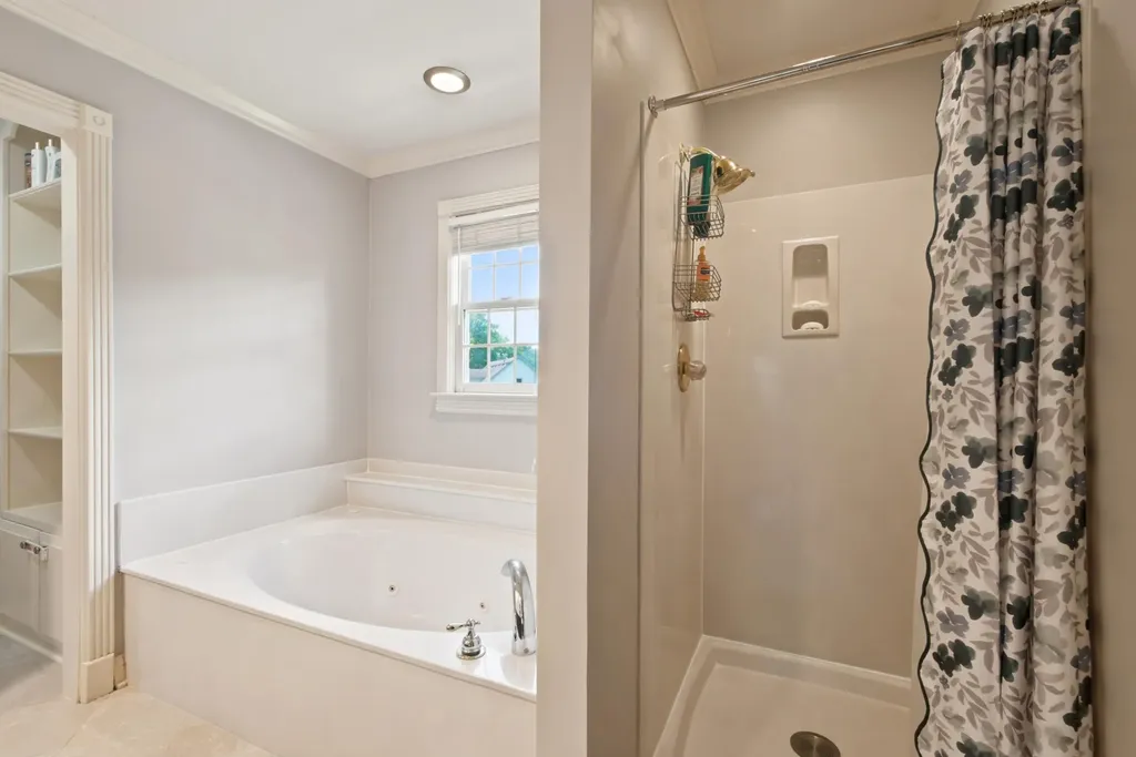 2186 Cave Hill Lane Lexington KY 40513