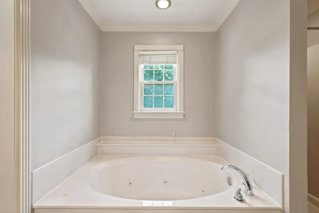 2186 Cave Hill Lane Lexington KY 40513