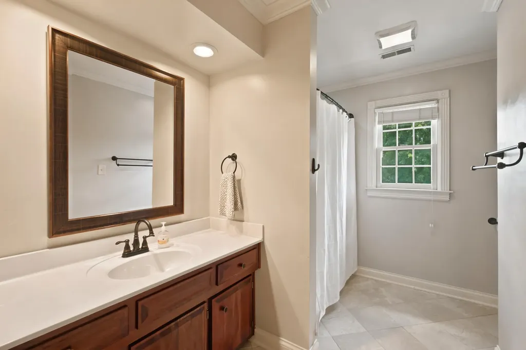 2186 Cave Hill Lane Lexington KY 40513