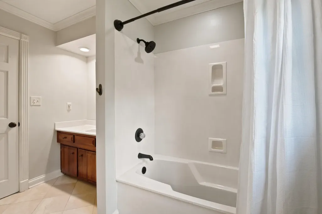 2186 Cave Hill Lane Lexington KY 40513