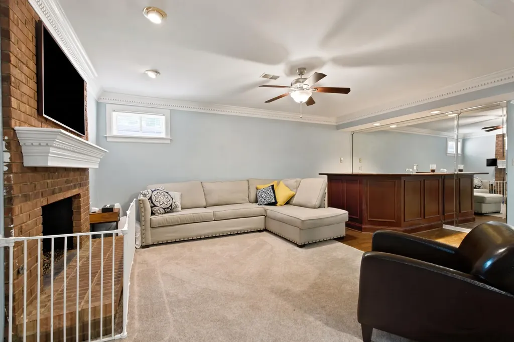 2186 Cave Hill Lane Lexington KY 40513
