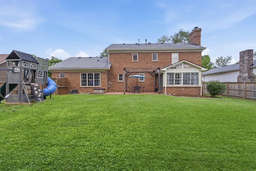 2186 Cave Hill Lane Lexington KY 40513