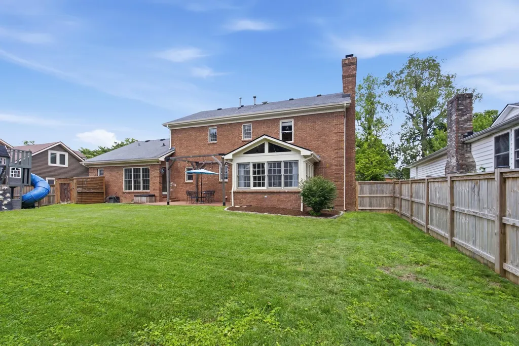 2186 Cave Hill Lane Lexington KY 40513