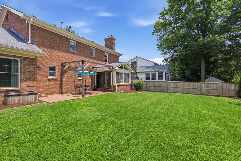 2186 Cave Hill Lane Lexington KY 40513