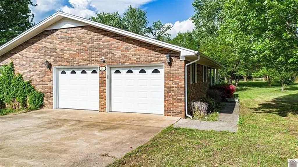14 Woodland Drive Benton KY 42025