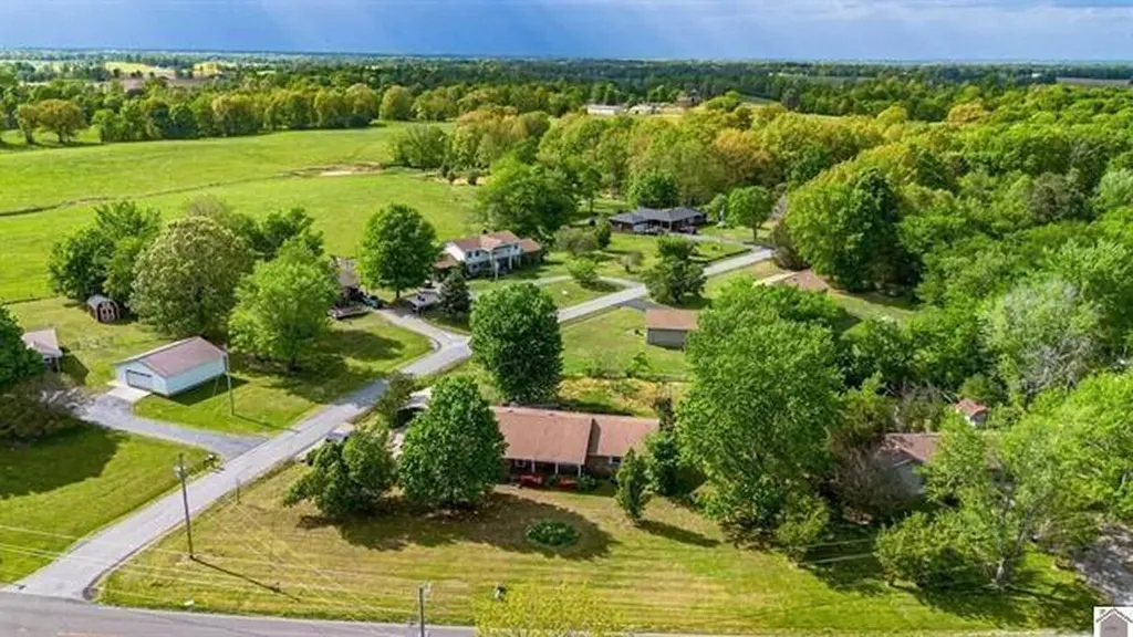 14 Woodland Drive Benton KY 42025