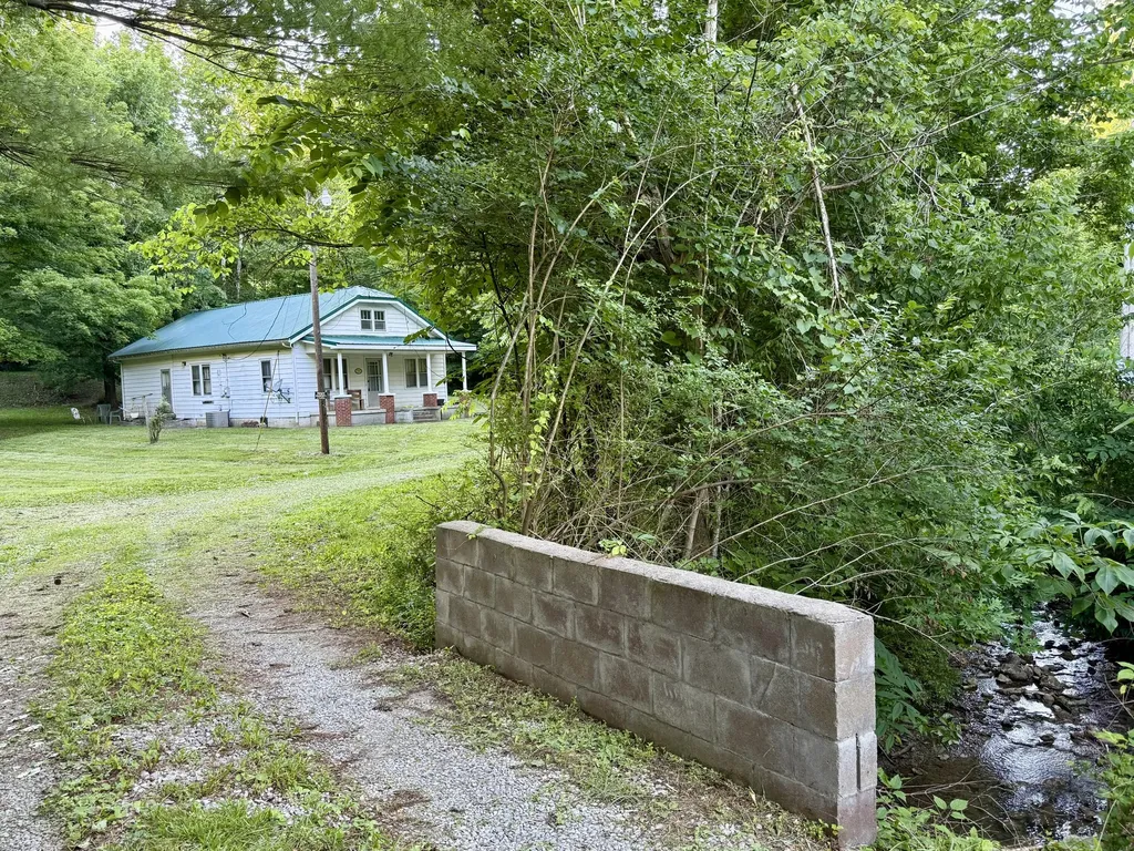 3205 Richmond Street Mt Vernon KY 40456