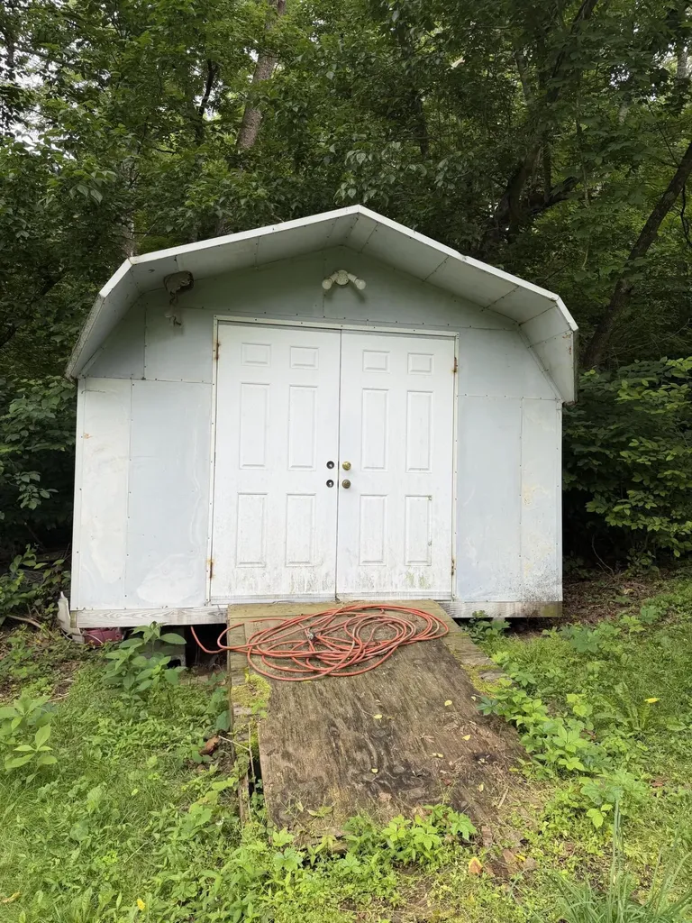 3205 Richmond Street Mt Vernon KY 40456