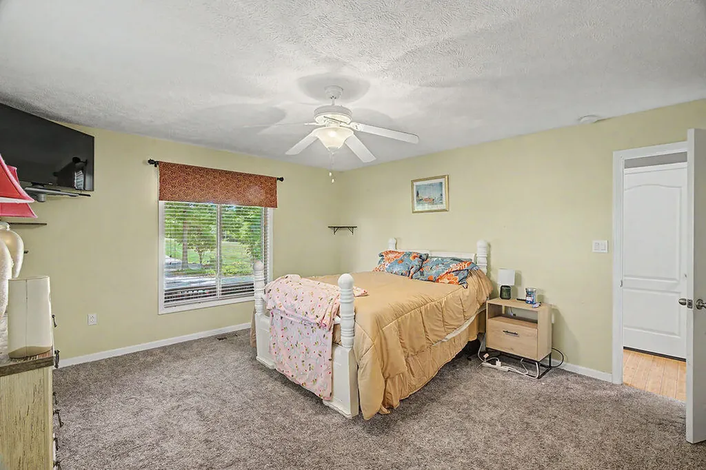 3281 Mount Zoar Road Hopkinsville KY 42240