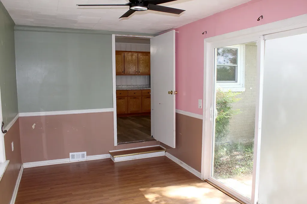 4243 W Kentucky 94 Murray KY 42071