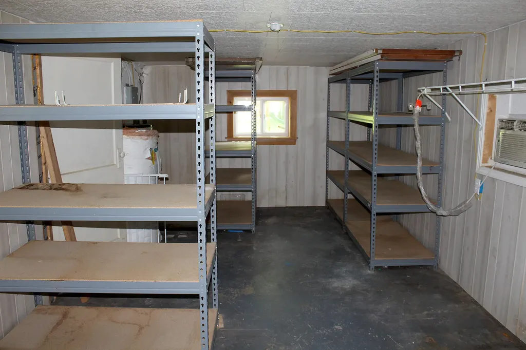 4243 W Kentucky 94 Murray KY 42071