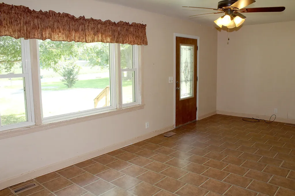 4243 W Kentucky 94 Murray KY 42071