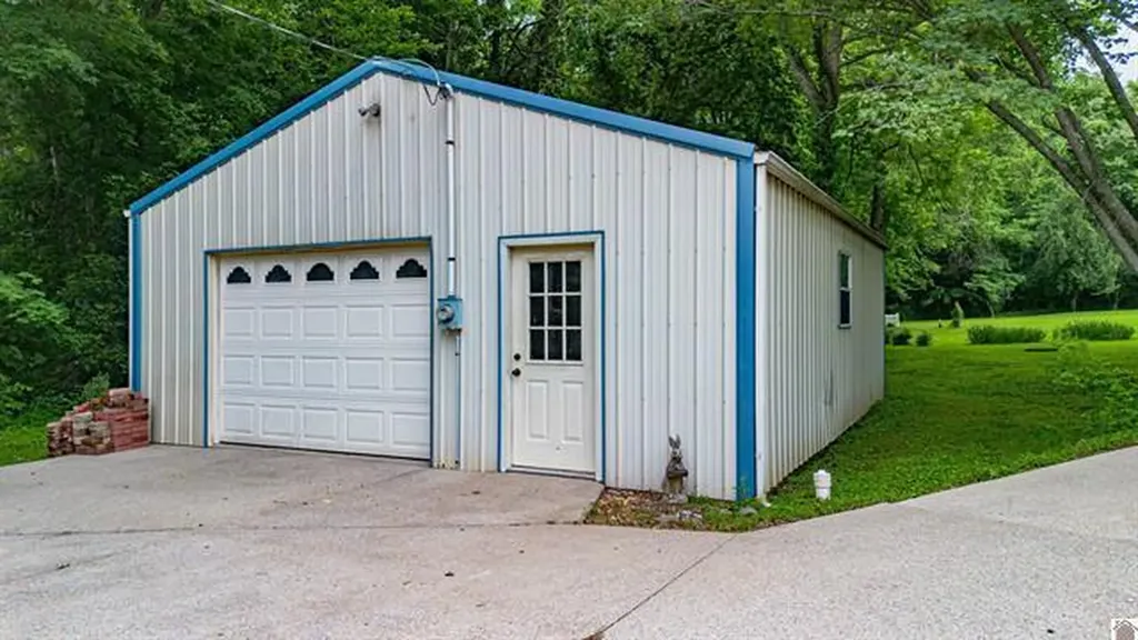84 Orchard Street Bardwell KY 42023