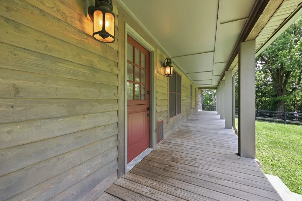 4988-A Fords Mill Road Versailles KY 40383