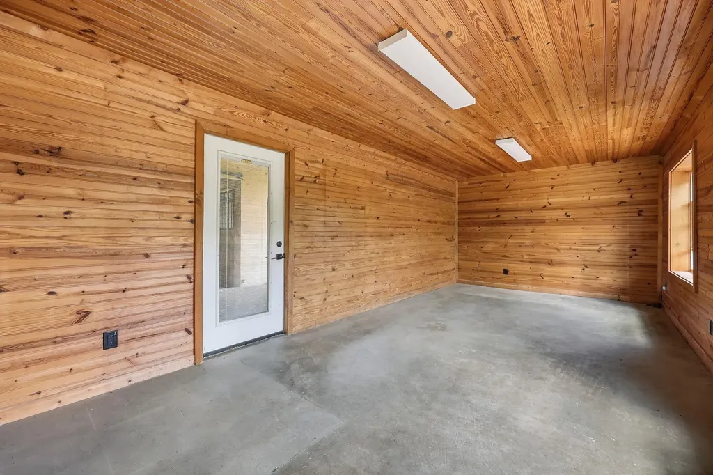 4988-A Fords Mill Road Versailles KY 40383
