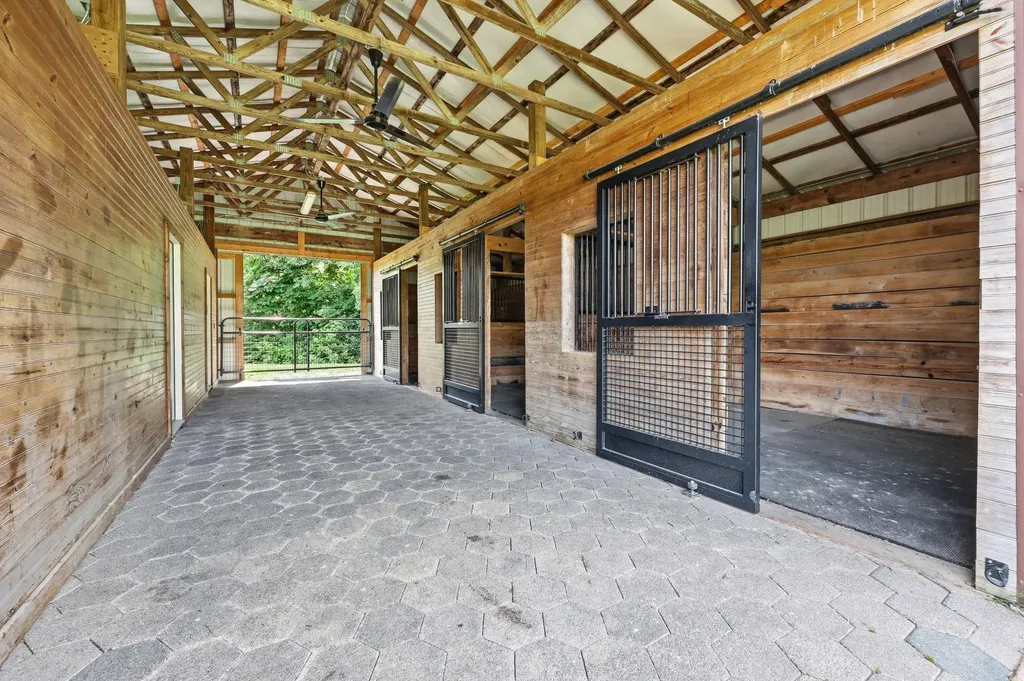 4988-A Fords Mill Road Versailles KY 40383