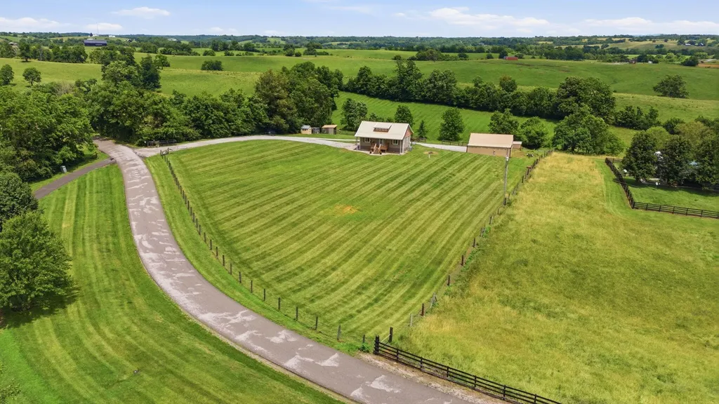 6888 Bybee Road Winchester KY 40391