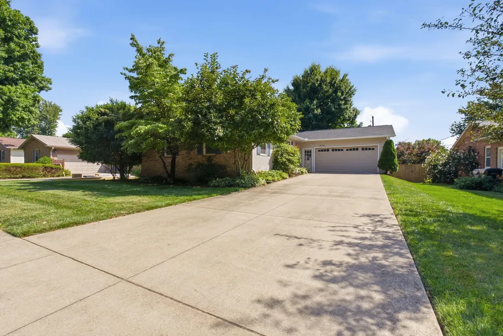 436 Pasadena Drive Lexington KY 40503
