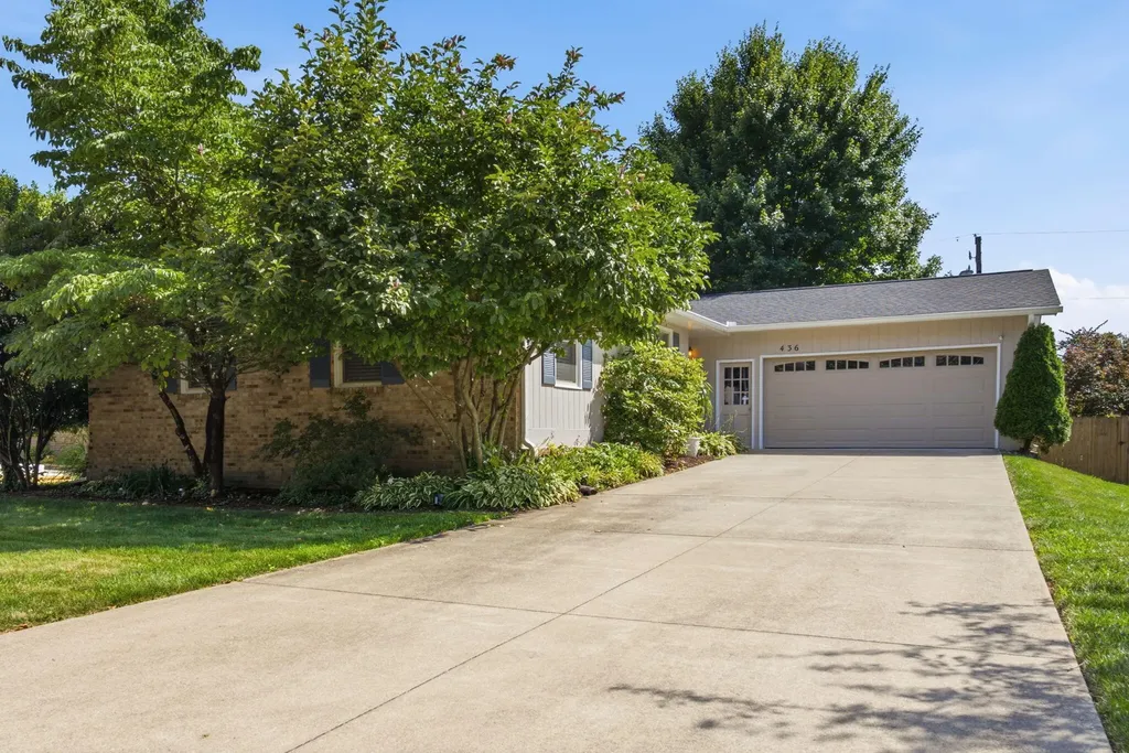 436 Pasadena Drive Lexington KY 40503
