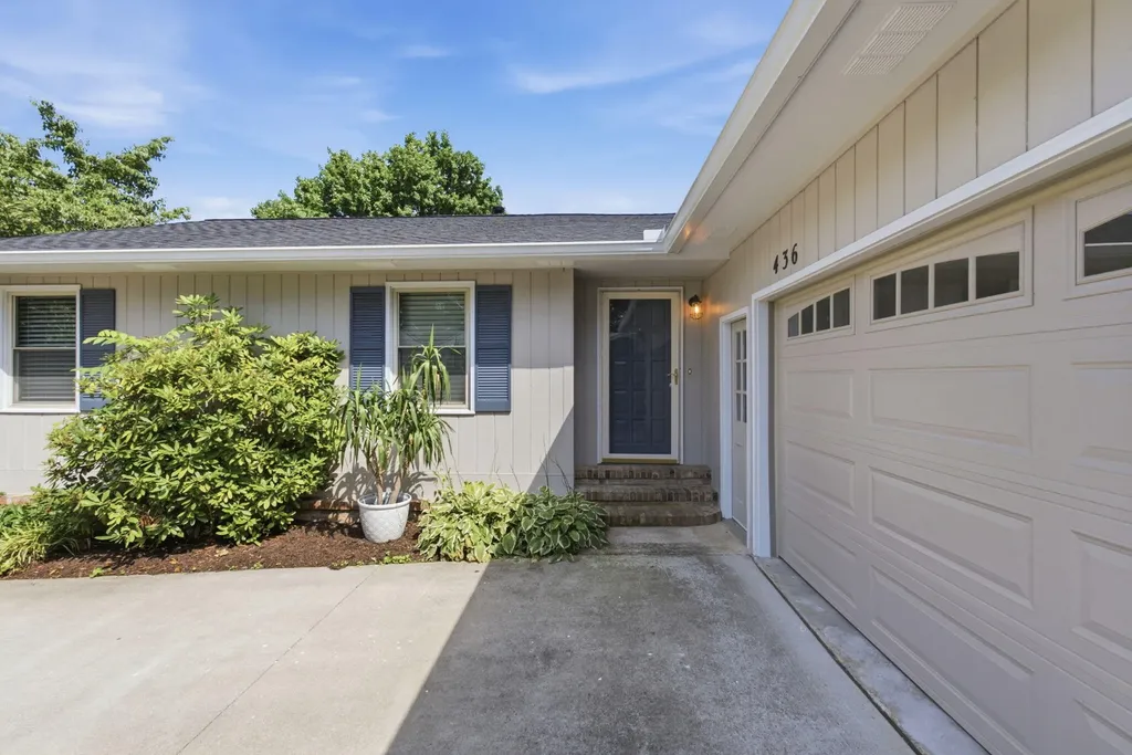 436 Pasadena Drive Lexington KY 40503
