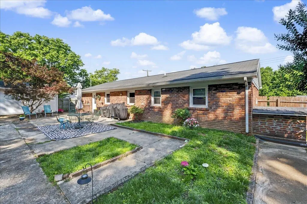 111 Bender Drive Frankfort KY 40601