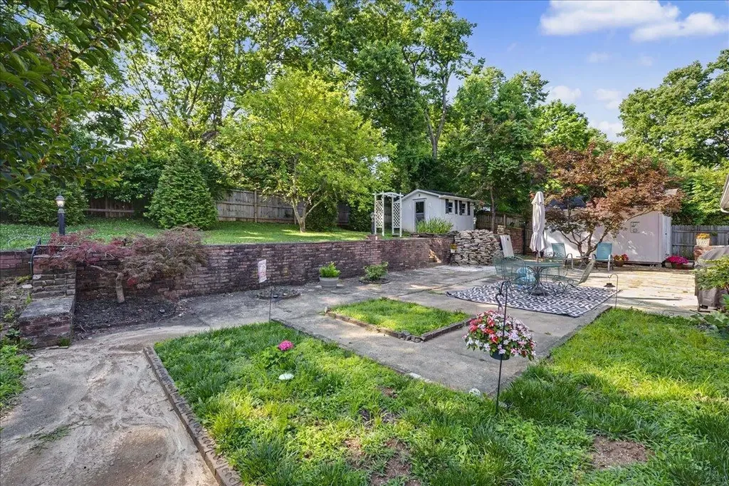 111 Bender Drive Frankfort KY 40601