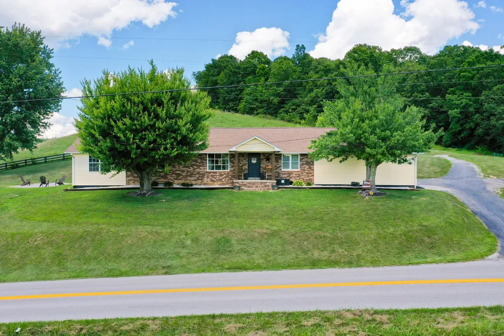 641 State Highway 3444 Annville KY 40402