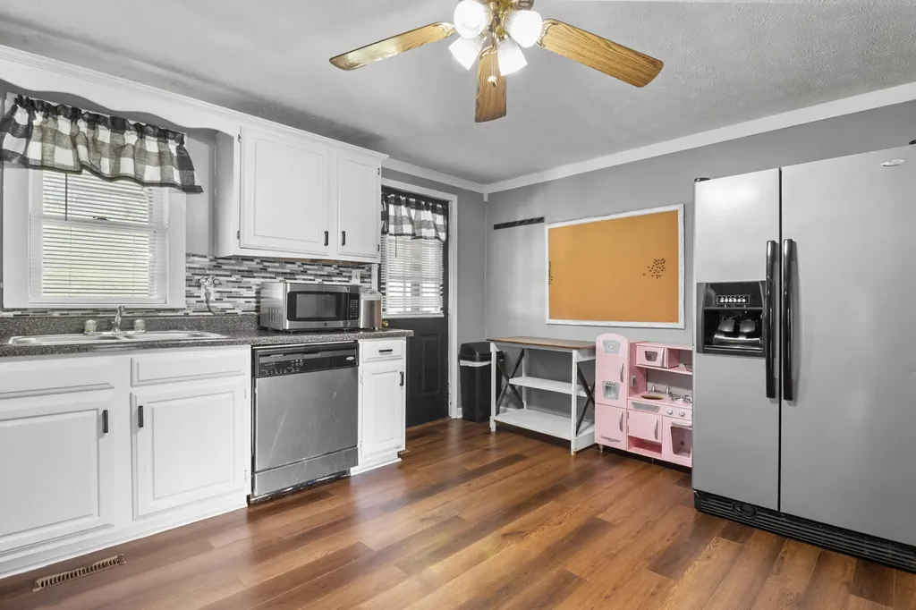641 State Highway 3444 Annville KY 40402
