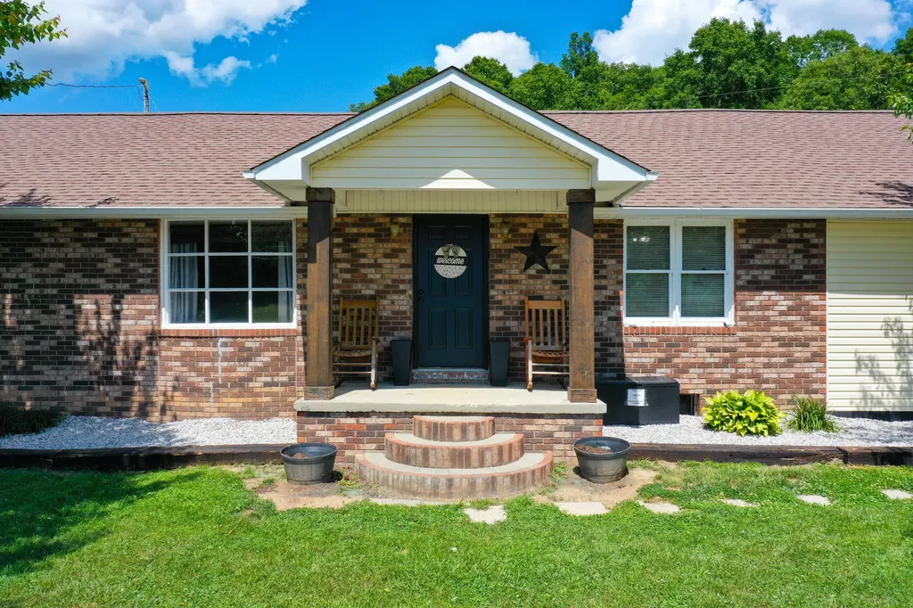 641 State Highway 3444 Annville KY 40402