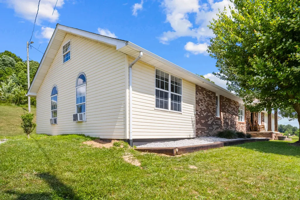 641 State Highway 3444 Annville KY 40402