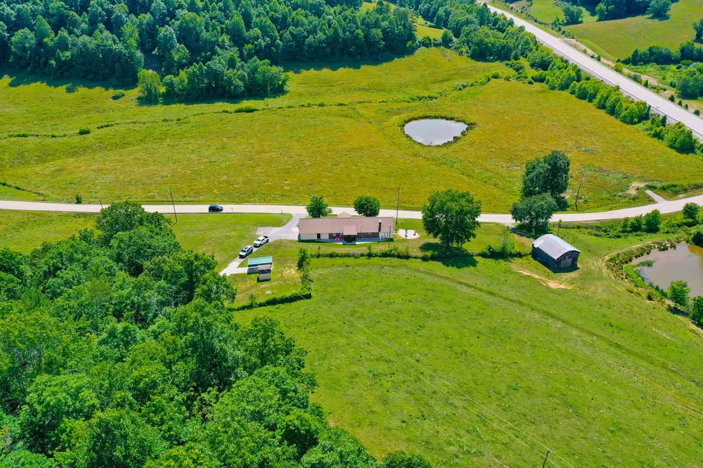 641 State Highway 3444 Annville KY 40402