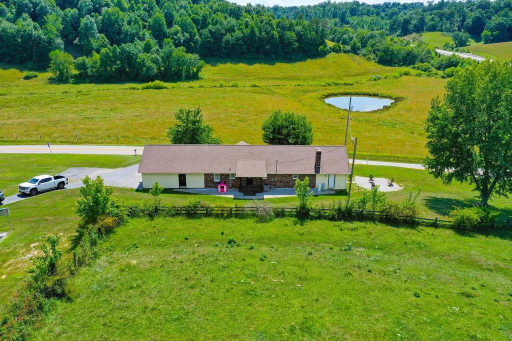 641 State Highway 3444 Annville KY 40402