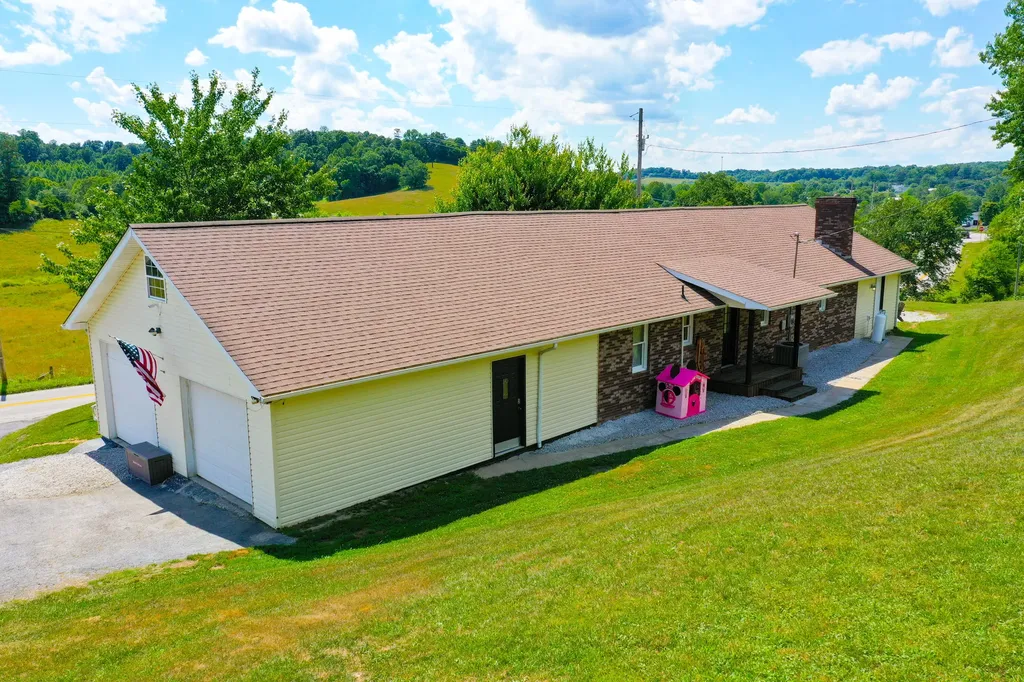 641 State Highway 3444 Annville KY 40402