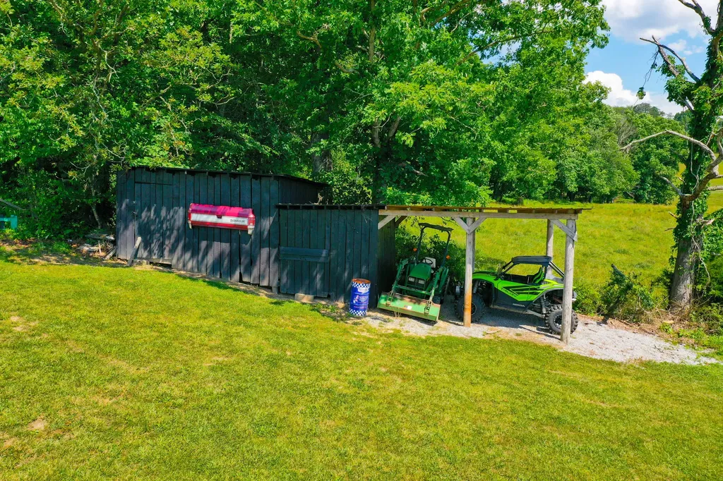 641 State Highway 3444 Annville KY 40402