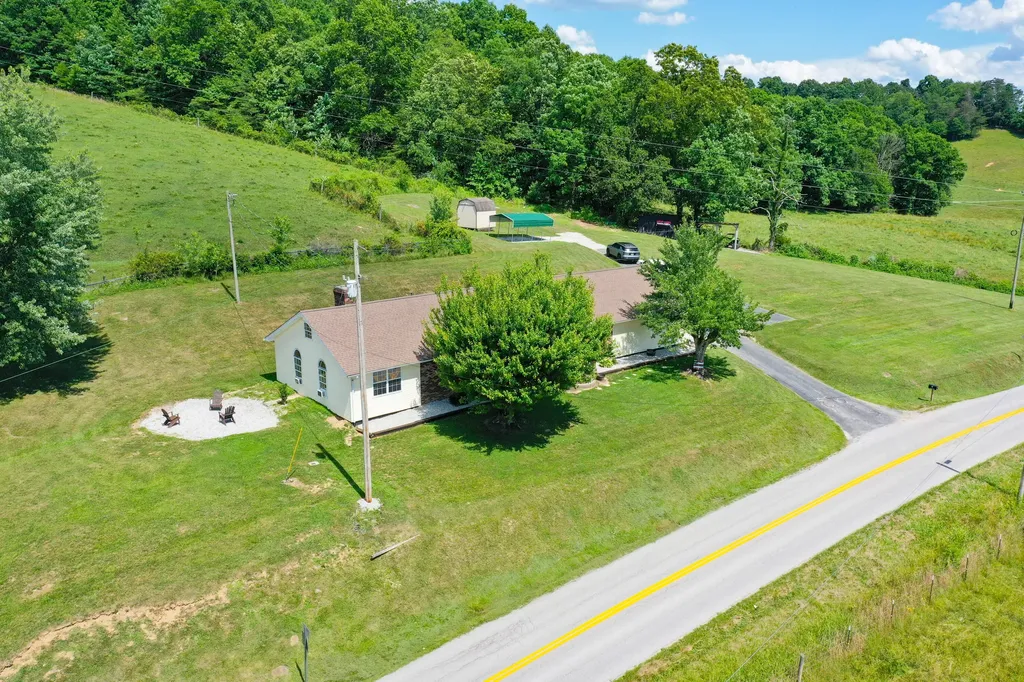 641 State Highway 3444 Annville KY 40402