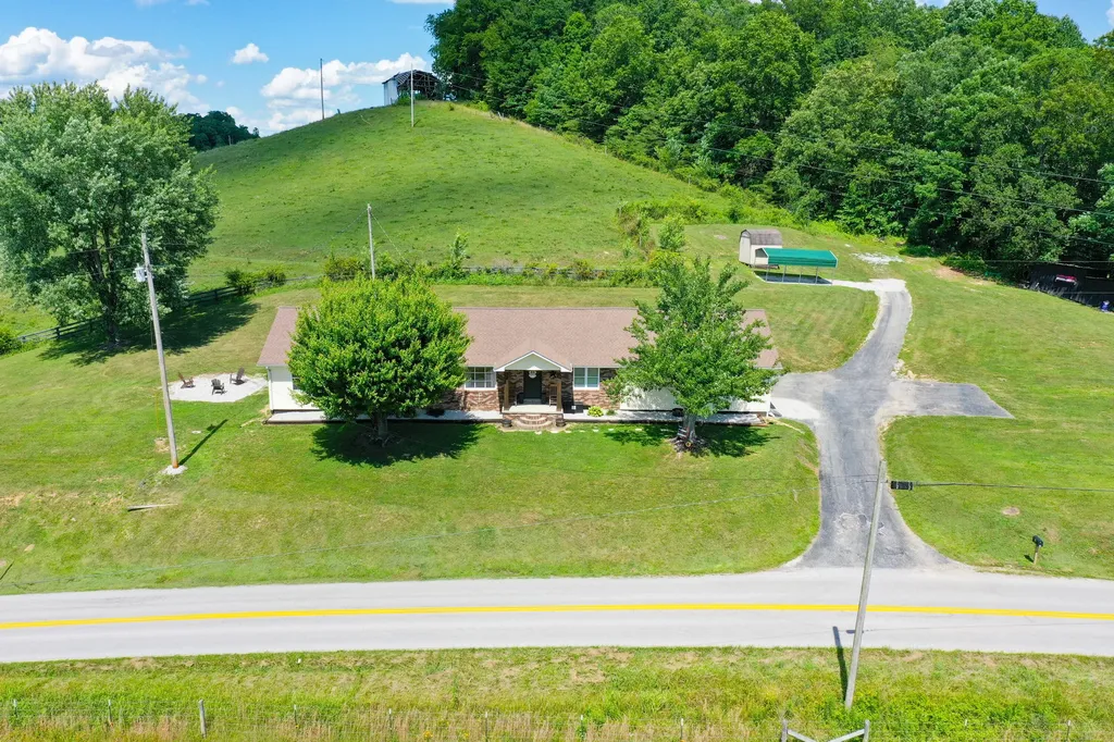 641 State Highway 3444 Annville KY 40402