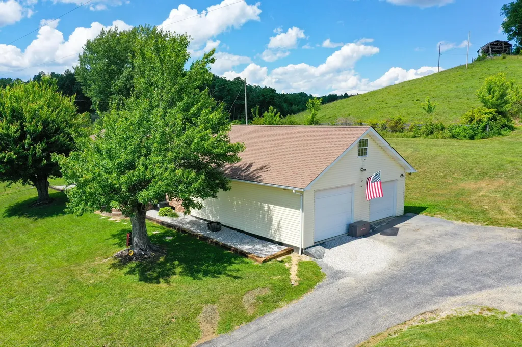 641 State Highway 3444 Annville KY 40402