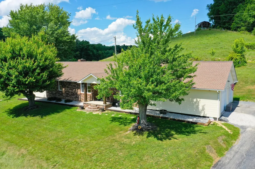 641 State Highway 3444 Annville KY 40402