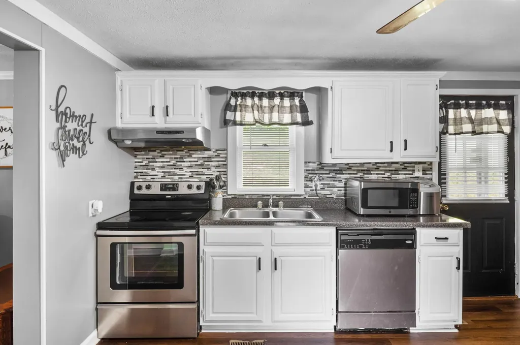 641 State Highway 3444 Annville KY 40402