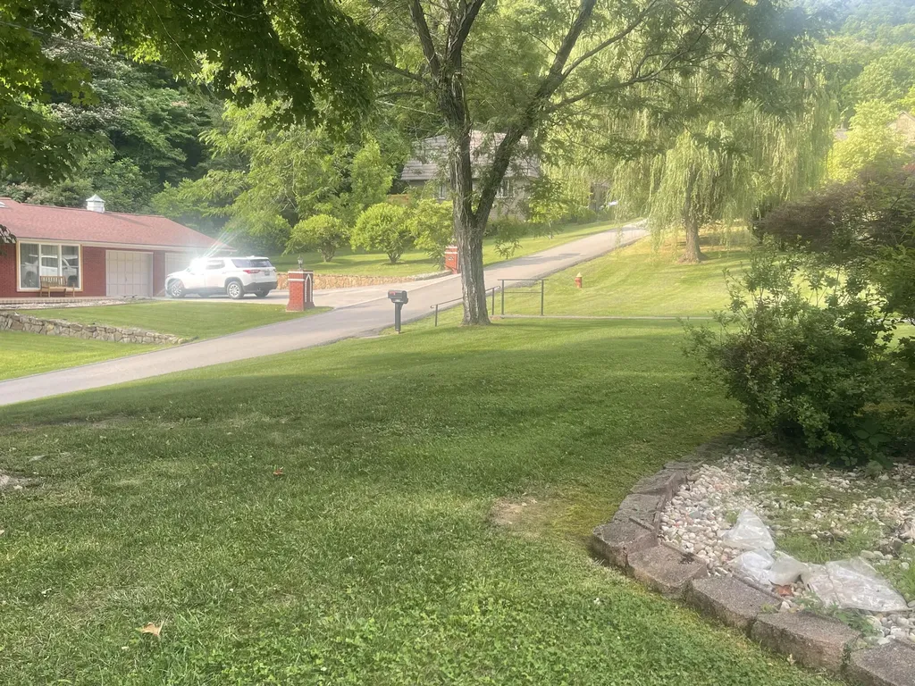 859 Woodland Hills Harlan KY 40831