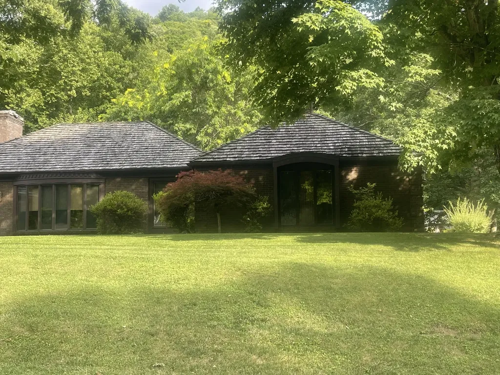 859 Woodland Hills Harlan KY 40831