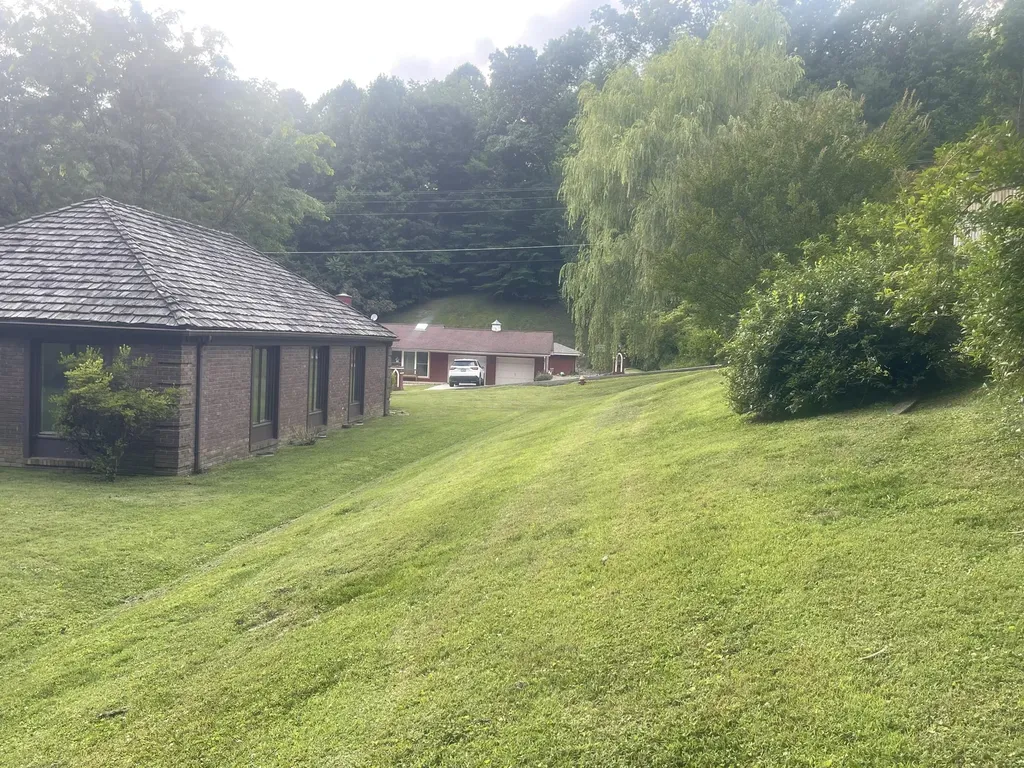859 Woodland Hills Harlan KY 40831