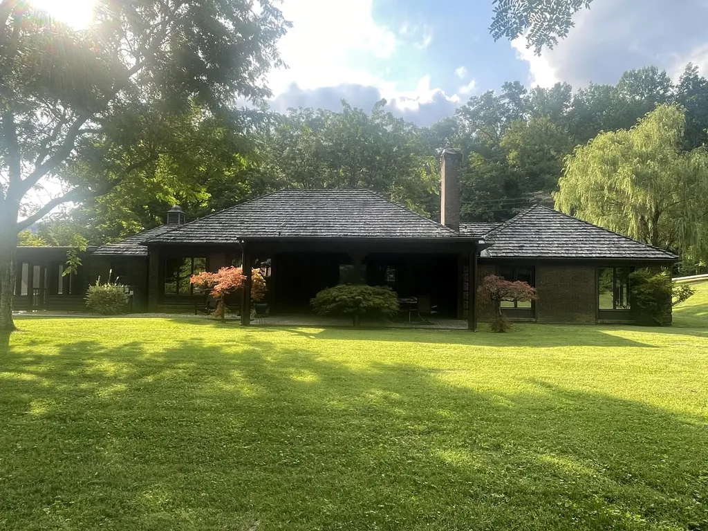 859 Woodland Hills Harlan KY 40831