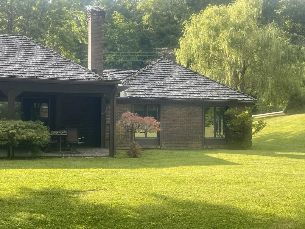 859 Woodland Hills Harlan KY 40831