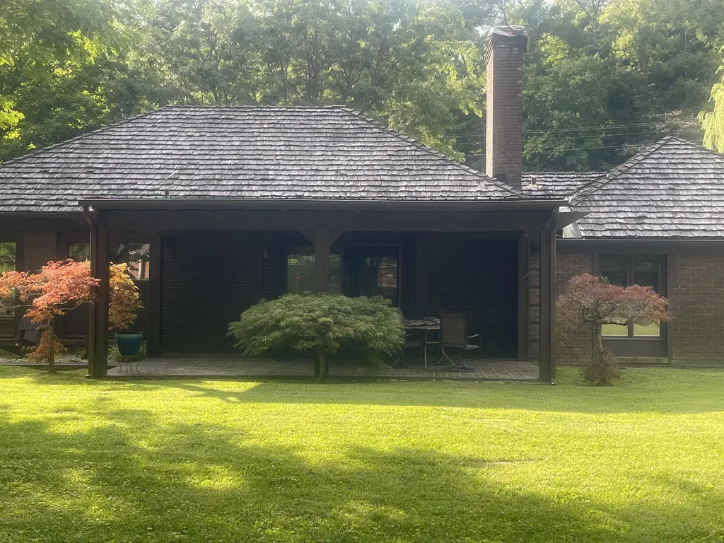 859 Woodland Hills Harlan KY 40831