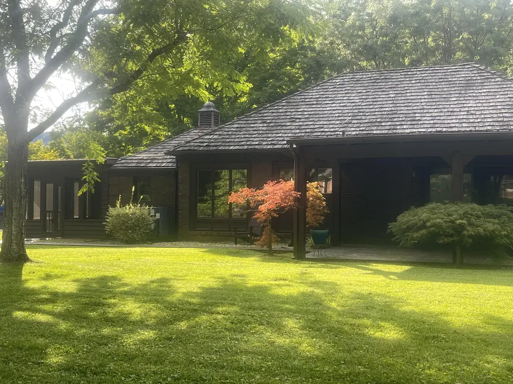 859 Woodland Hills Harlan KY 40831